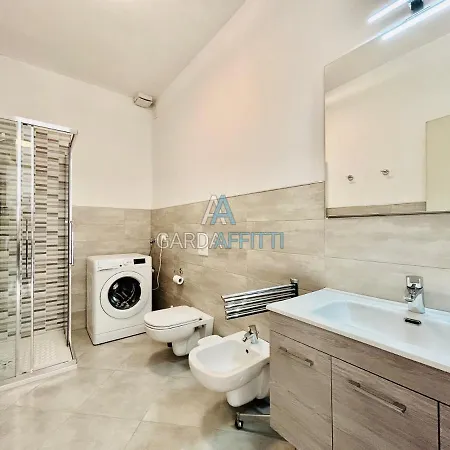 Ares Apartment - Vicino Al Lago Di Garda E Alla Stazione Treno Desenzano del Garda Exterior photo